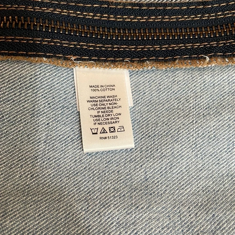 1. State, size 0,‎ light and dark denim skirt, 100% cotton - Picture 5 of 7